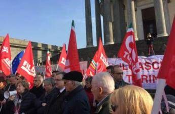 Torino in piazza contro l'antisemitismo Torino in piazza contro l'antisemitismo