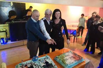 Torta con frase del Duce, sindaca di Ciampino nella bufera per la foto Torta con frase del Duce, sindaca di Ciampino nella bufera per la foto