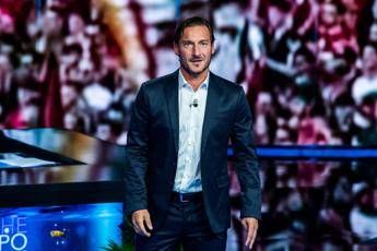 Totti plaude alla Roma di Fonseca Totti plaude alla Roma di Fonseca