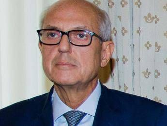 A Roma arriva il commissario, è il prefetto di Milano Francesco Paolo Tronca A Roma arriva il commissario, è il prefetto di Milano Francesco Paolo Tronca