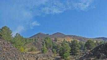 Un percorso nel Parco dell’Etna in omaggio alla storia e al ruolo di Eleonora D’Angiò, regina di Trinacria Un percorso nel Parco dell’Etna in omaggio alla storia e al ruolo di Eleonora D’Angiò, regina di Trinacria
