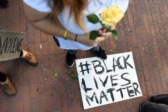 Polizia uccide un altro afroamericano a Houston. Obama: America non è così divisa Strage a Dallas, unico killer Polizia uccide un altro afroamericano a Houston. Obama: America non è così divisa Strage a Dallas, unico killer