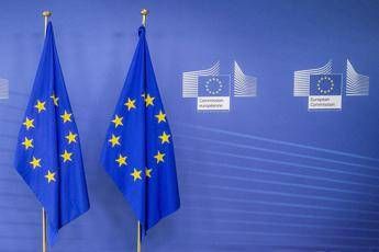 Il sondaggio: fiducia in Ue crolla anche fra europeisti Il sondaggio: fiducia in Ue crolla anche fra europeisti