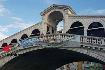 Venezia, weekend con acqua alta più di un metro Venezia, weekend con acqua alta più di un metro