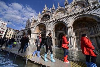 Venezia, atteso nuovo picco: chiusa piazza San Marco Venezia, atteso nuovo picco: chiusa piazza San Marco