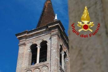 Maltempo, danneggiata volta della Basilica di San Zeno a Verona Maltempo, danneggiata volta della Basilica di San Zeno a Verona