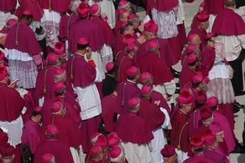 Coronavirus, i vescovi lombardi: Il 1 marzo seguite la messa da casa