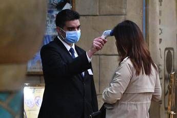 Virus Cina, Burioni: 9 morti molto preoccupanti Virus Cina, Burioni: 9 morti molto preoccupanti