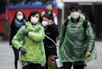 Virus Cina, le vittime sono 56