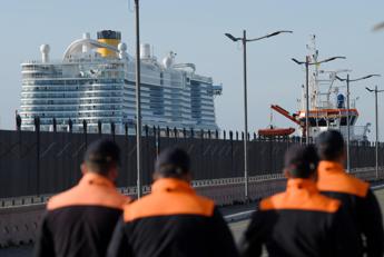 Virus Cina, passeggero nave Civitavecchia: Ora abbandonati a noi stessi