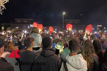 Incidente Infernetto, folla di amici e parenti per ricordare Mattia Incidente Infernetto, folla di amici e parenti per ricordare Mattia