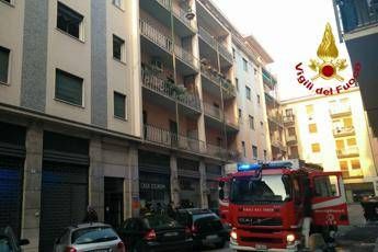 Rogo in palazzina a Verona, 20 persone all'ospedale Rogo in palazzina a Verona, 20 persone all'ospedale