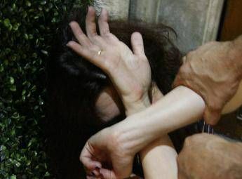 23mila stupri in 5 anni, un italiano su 10 è per la castrazione 23mila stupri in 5 anni, un italiano su 10 è per la castrazione