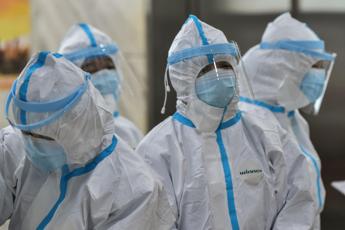 Virus Cina, possibile contagio anche da pazienti senza febbre