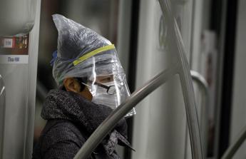 Emergenza mascherine, Cina costruirà nuova fabbrica in 6 giorni