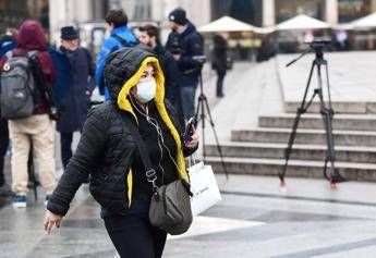 Coronavirus corre con freddo secco, italiani svelano 'effetto meteo' Coronavirus corre con freddo secco, italiani svelano 'effetto meteo'