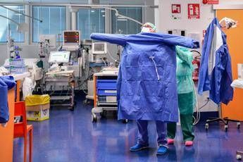Coronavirus, medici Bergamo: Epidemia è fuori controllo Coronavirus, medici Bergamo: Epidemia è fuori controllo