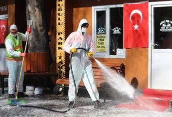 Coronavirus, primo morto in Turchia: 98 casi di contagio Coronavirus, primo morto in Turchia: 98 casi di contagio