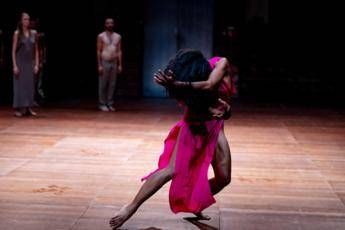 Danza: Sasha Waltz, a Roma il ricordo di Eric Garner, contro discriminazioni Danza: Sasha Waltz, a Roma il ricordo di Eric Garner, contro discriminazioni