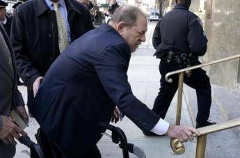 Weinstein operato al cuore, trasferito al Rikers Weinstein operato al cuore, trasferito al Rikers