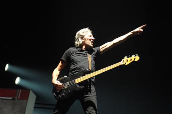 Waters contro Gilmour: Mi ha bandito da sito e social dei Pink Floyd