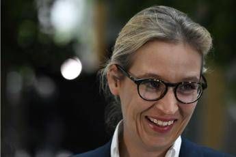 nero lesbica spettacoli