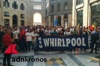 Mise riavvia trattativa Whirlpool il 29/1, sindacati 'soluzione o scontro' Mise riavvia trattativa Whirlpool il 29/1, sindacati 'soluzione o scontro'