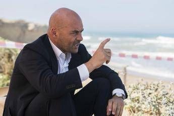 Montalbano tra i migranti, è subito polemica Montalbano tra i migranti, è subito polemica