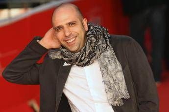 Checco Zalone canta 'L'Immunità di gregge''/Ascolta