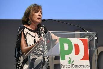 Covid, Zampa: Sgarbi offensivo, contro di lui vanno presi provvedimenti seri Covid, Zampa: Sgarbi offensivo, contro di lui vanno presi provvedimenti seri