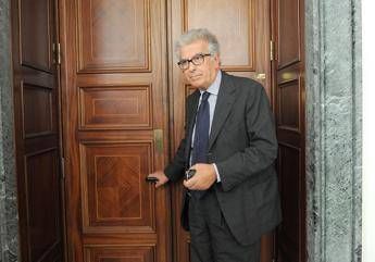Zanda: Con Zingaretti tornano Ds? Nicola non è pazzo Zanda: Con Zingaretti tornano Ds? Nicola non è pazzo