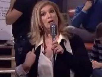 Iva Zanicchi: Fa schifo chi mette in mezzo politica su Rita Pavone a Sanremo Iva Zanicchi: Fa schifo chi mette in mezzo politica su Rita Pavone a Sanremo