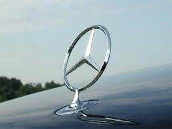 Mercedes Benz premia tre studenti Luiss, Smart in dotazione per un anno Mercedes Benz premia tre studenti Luiss, Smart in dotazione per un anno