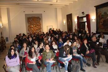 Esr, apre in Italia unica scuola per consulenti immagine Esr, apre in Italia unica scuola per consulenti immagine