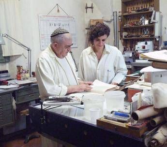 Firenze: dottorato ricerca si fa in bottega dai Padri Cistercensi Firenze: dottorato ricerca si fa in bottega dai Padri Cistercensi