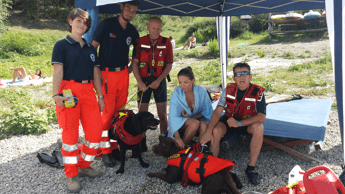 Estate: turista polacca salvata da unità cinofile nel lago Bilancino Estate: turista polacca salvata da unità cinofile nel lago Bilancino