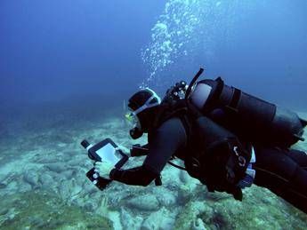 Con il tablet in fondo al mare tra relitti e misteri