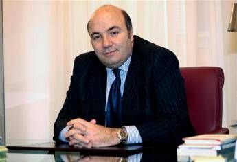 Mps, Viola: Lavoro straordinario rete, buoni segnali su depositi Mps, Viola: Lavoro straordinario rete, buoni segnali su depositi