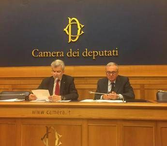 Pensione, l'appello di Damiano e Sacconi: Rinviare adeguamento età Pensione, l'appello di Damiano e Sacconi: Rinviare adeguamento età