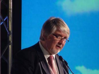 Poletti, uno dei nostri obiettivi essenziali è contrasto a ogni forma di precarietà Poletti, uno dei nostri obiettivi essenziali è contrasto a ogni forma di precarietà