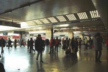 Aidp: ogni anno 120mila italiani vanno all’estero, 'rete dei talenti' Aidp: ogni anno 120mila italiani vanno all’estero, 'rete dei talenti'