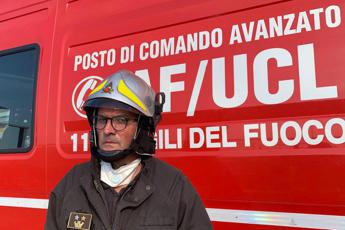 Ancona, vigile fuoco: Grosse difficoltà per estensione area
