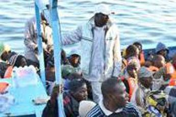 Immigrati, Frontex 'preoccupata' per troppi interventi fuori area Immigrati, Frontex 'preoccupata' per troppi interventi fuori area