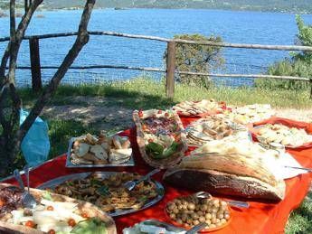 Enogastronomia, sapori sardi si riscoprono all'ora dell'aperitivo Enogastronomia, sapori sardi si riscoprono all'ora dell'aperitivo