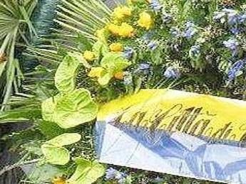 Napoli, funerali bimba caduta da balcone a Caivano: appello 'chi sa parli' Napoli, funerali bimba caduta da balcone a Caivano: appello 'chi sa parli'