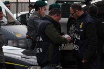 Firenze, un chilo di eroina nello zaino: arrestato corriere della droga Firenze, un chilo di eroina nello zaino: arrestato corriere della droga