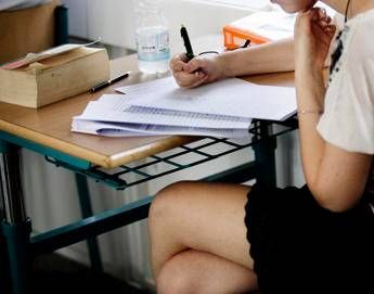 A scuola troppo presto, polemiche in Usa e rischi per gli adolescenti A scuola troppo presto, polemiche in Usa e rischi per gli adolescenti