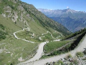 Escursionista infortunata in Valsusa soccorsa con elicottero della gendarmeria francese Escursionista infortunata in Valsusa soccorsa con elicottero della gendarmeria francese