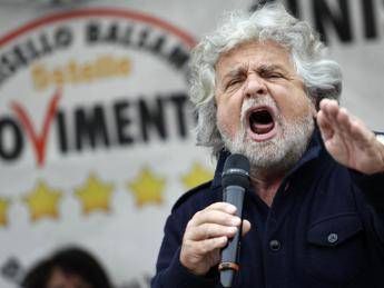 Grillo: “Digos, Dia e carabinieri sono con noi. Io non sono Hitler, sono oltre” Grillo: “Digos, Dia e carabinieri sono con noi. Io non sono Hitler, sono oltre”