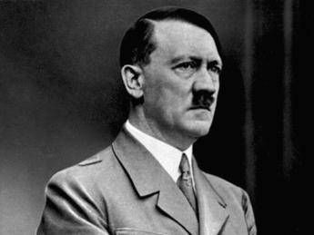 qual è la dimensione del pene di Hitler
